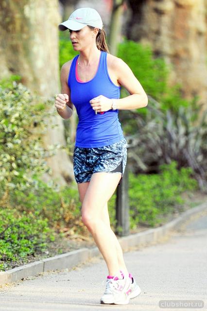 41059_pippa-middleton-out-jogging-in-london-04-12-2015_7.jpg